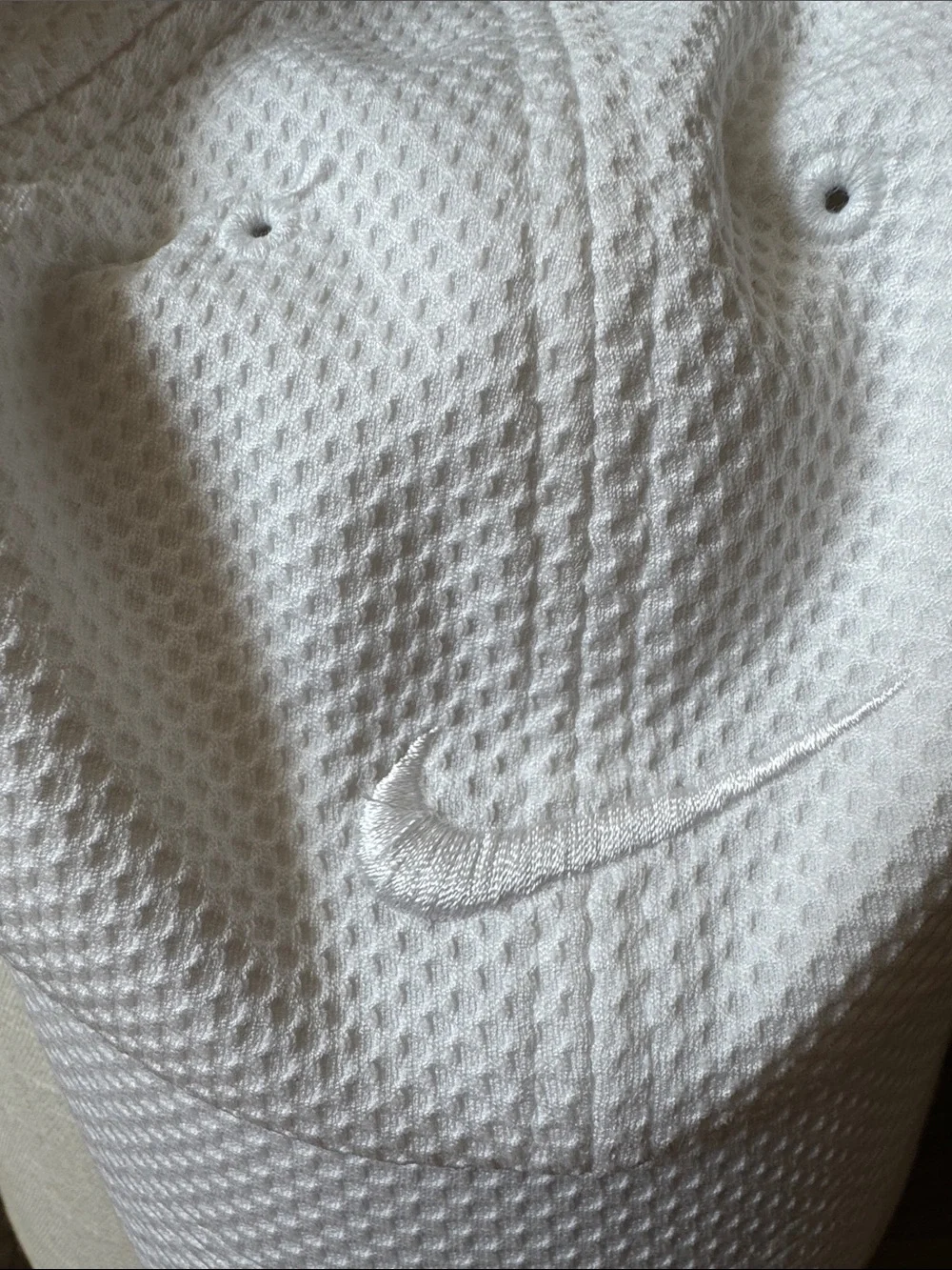 Nike Heritage86 White Textured Swoosh Baseball Cap